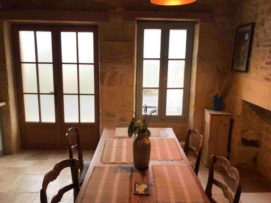 La Maison Du Puit Castels 外观 照片